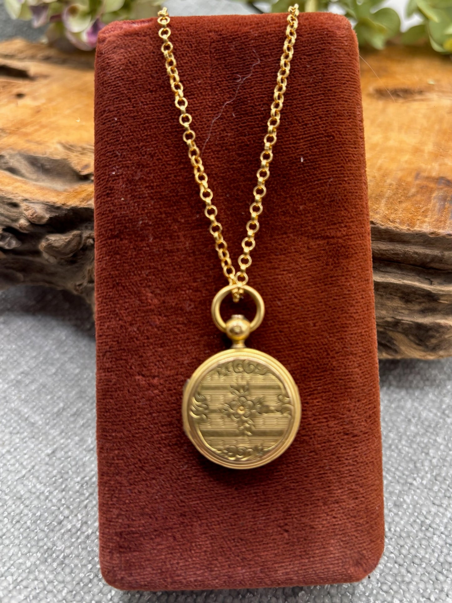 Vintage Victorian Locket pendant