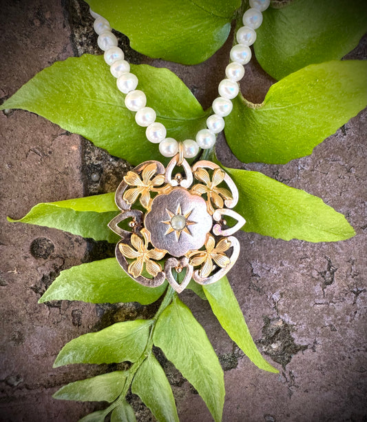 Victorian clover pendant necklace