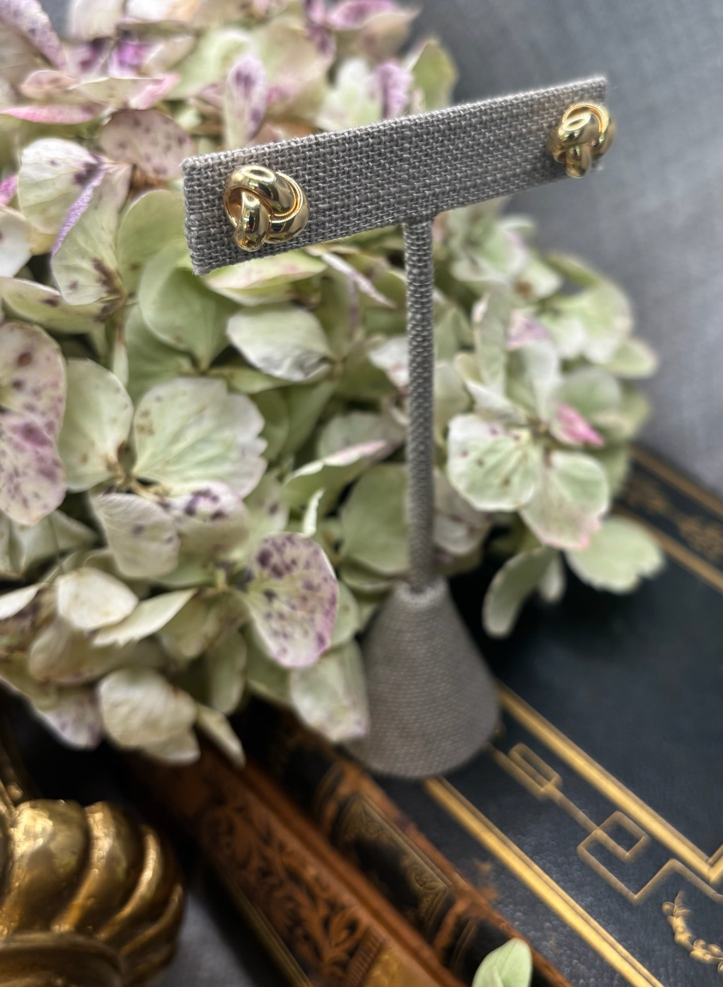 Gold knot earrings