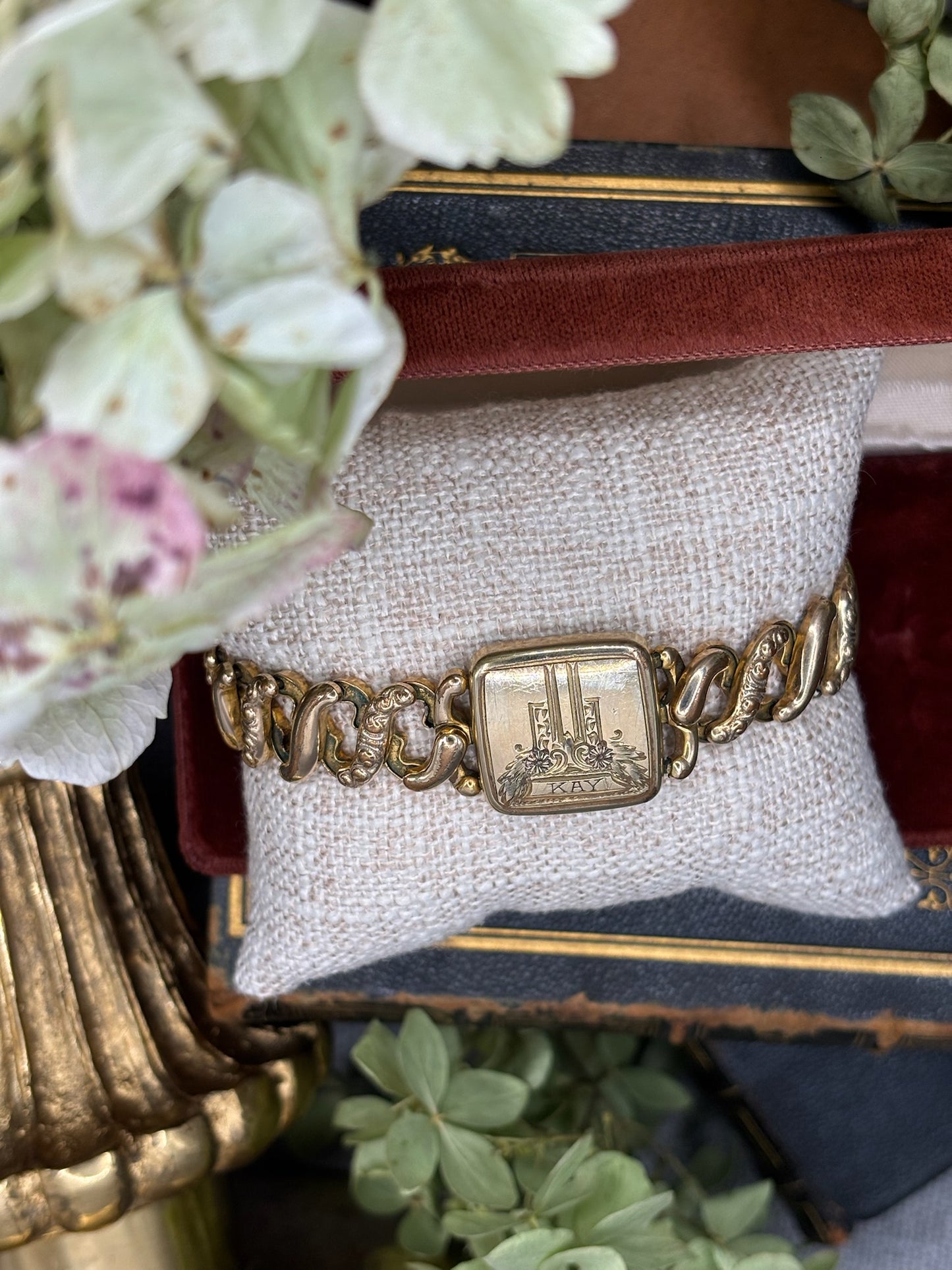 Vintage Expansion Sweetheart Bracelet