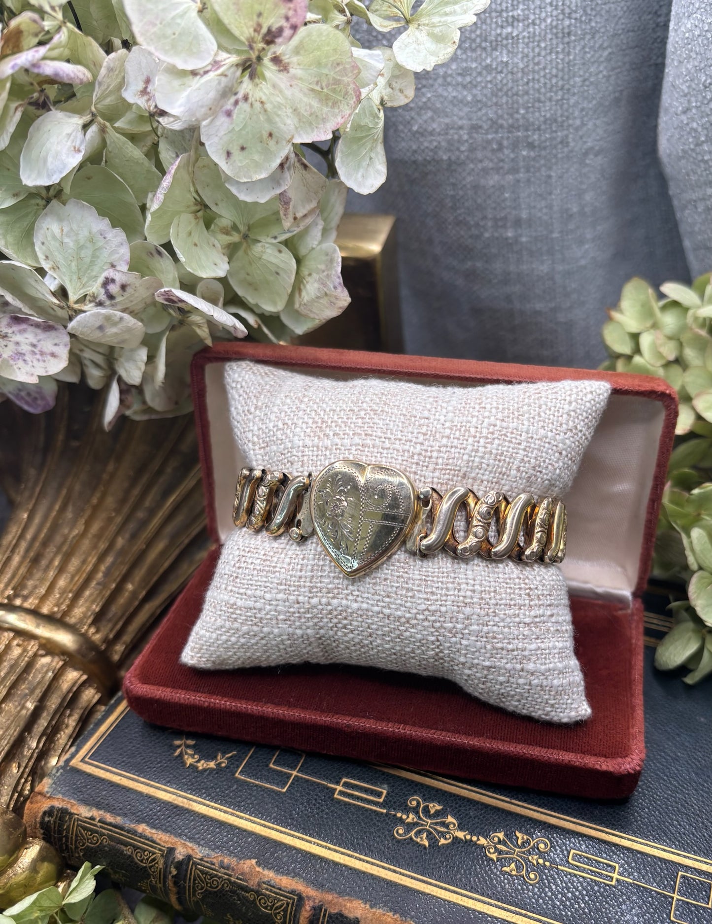 Vintage Sweetheart Expansion Bracelet