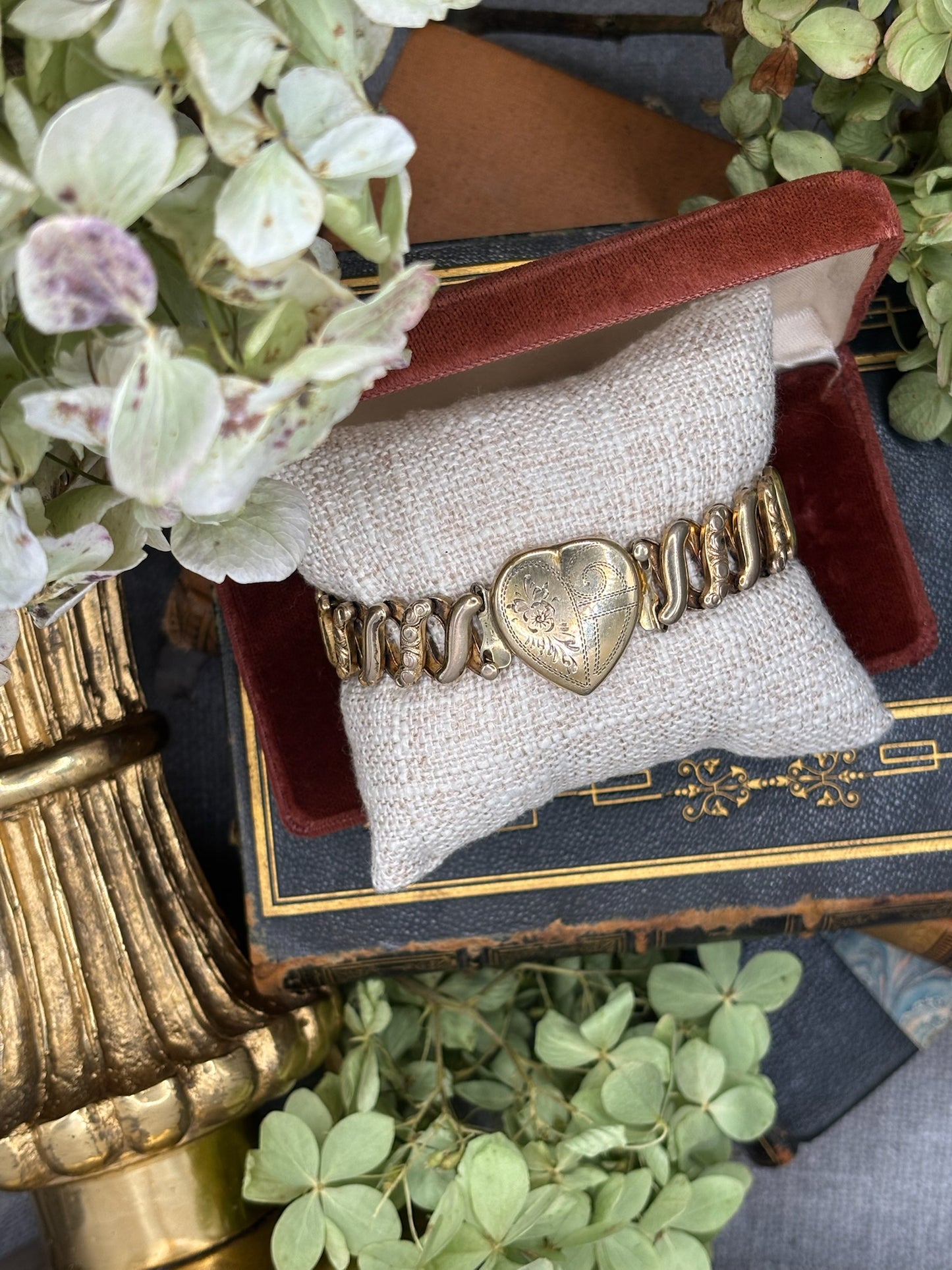 Vintage Sweetheart Expansion Bracelet
