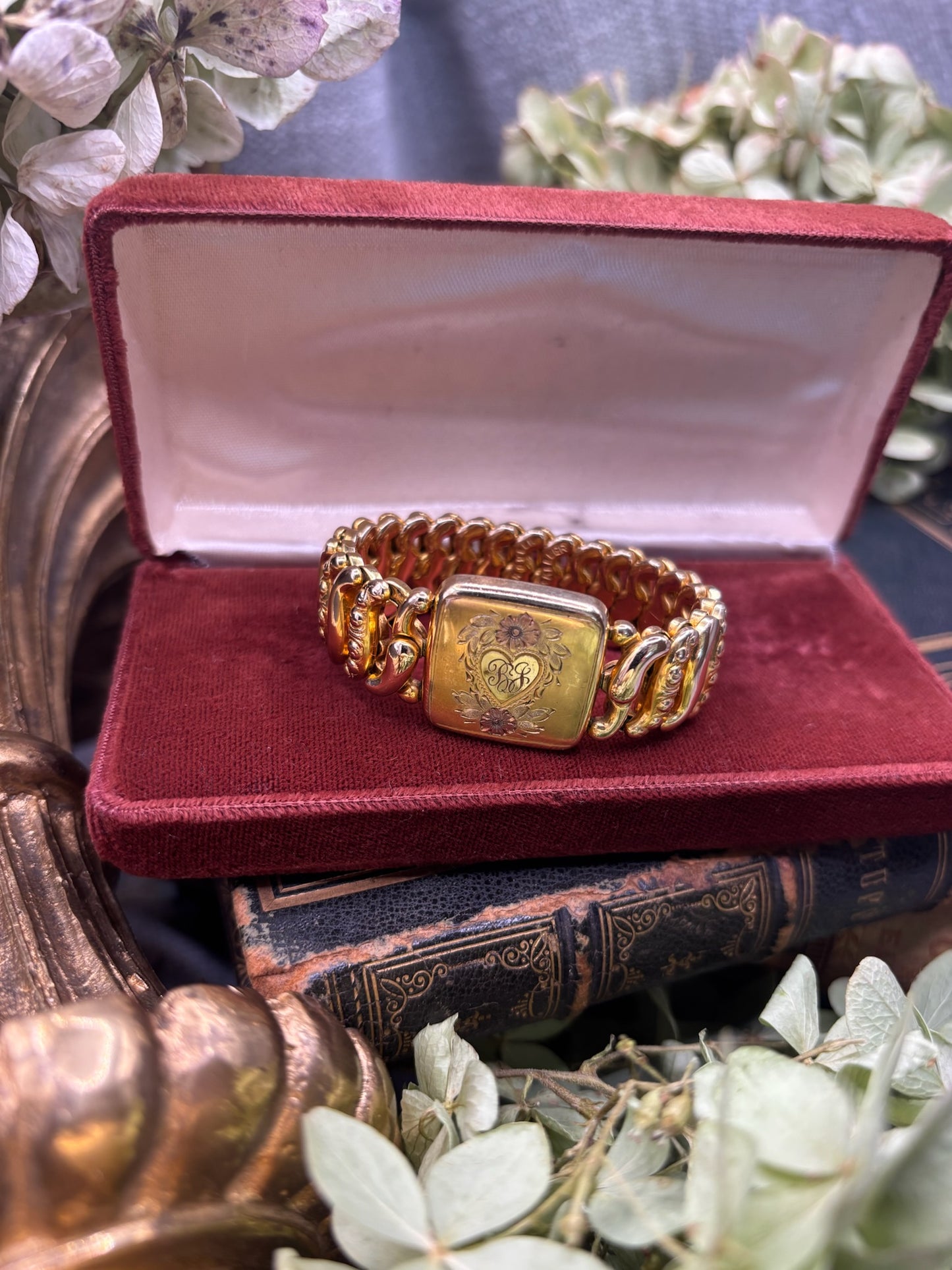 Vintage Sweetheart Expansion Bracelet
