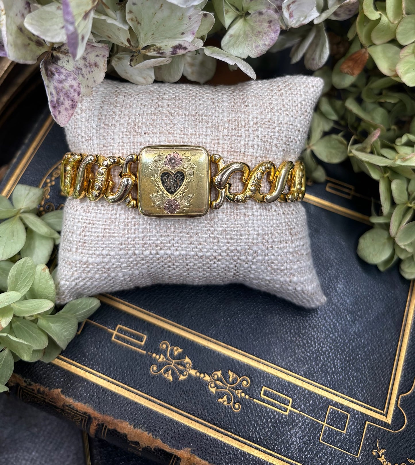 Vintage Sweetheart Expansion Bracelet