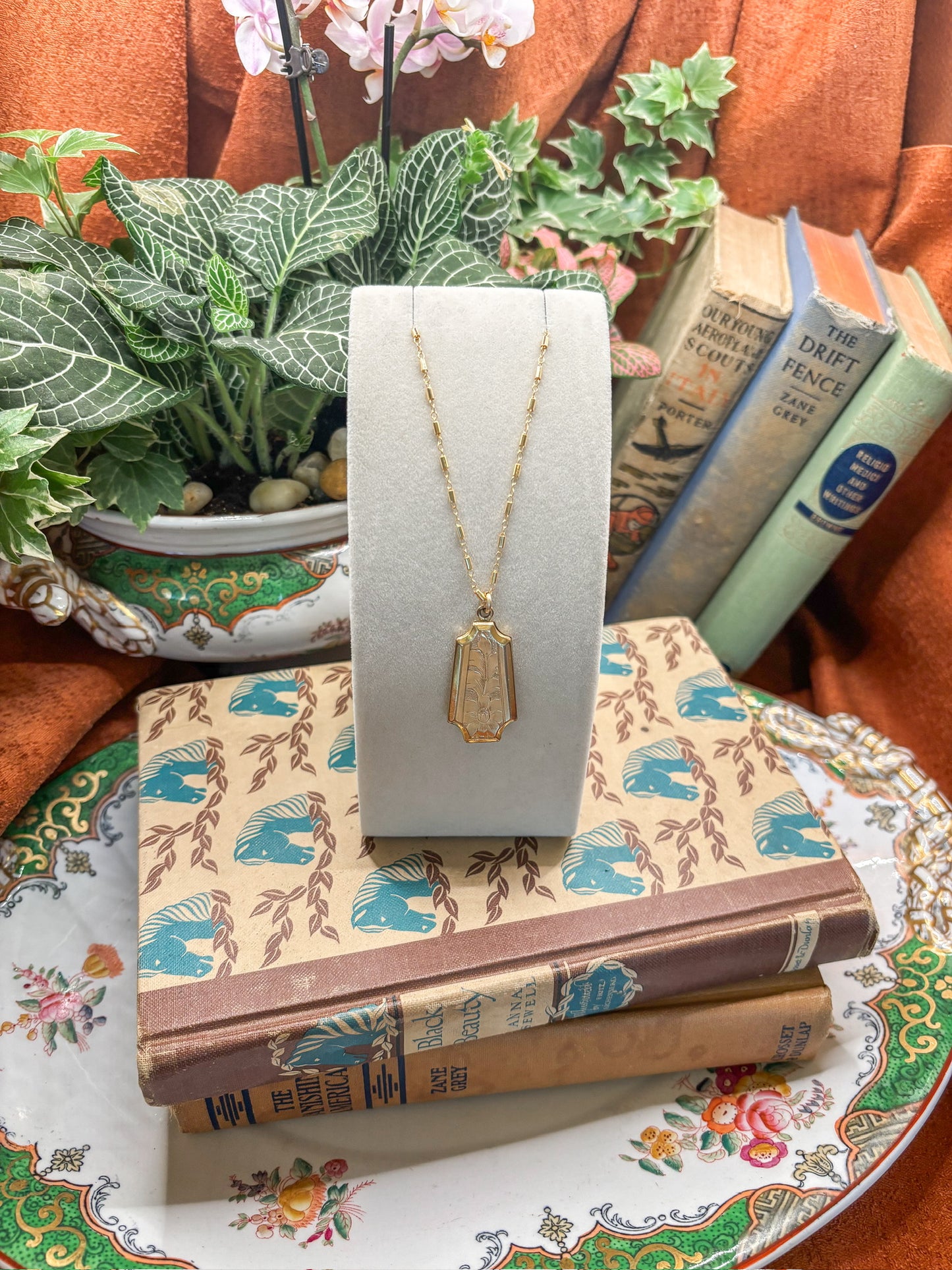 Nouveau Gold Filled Etched Locket Pendant Necklace
