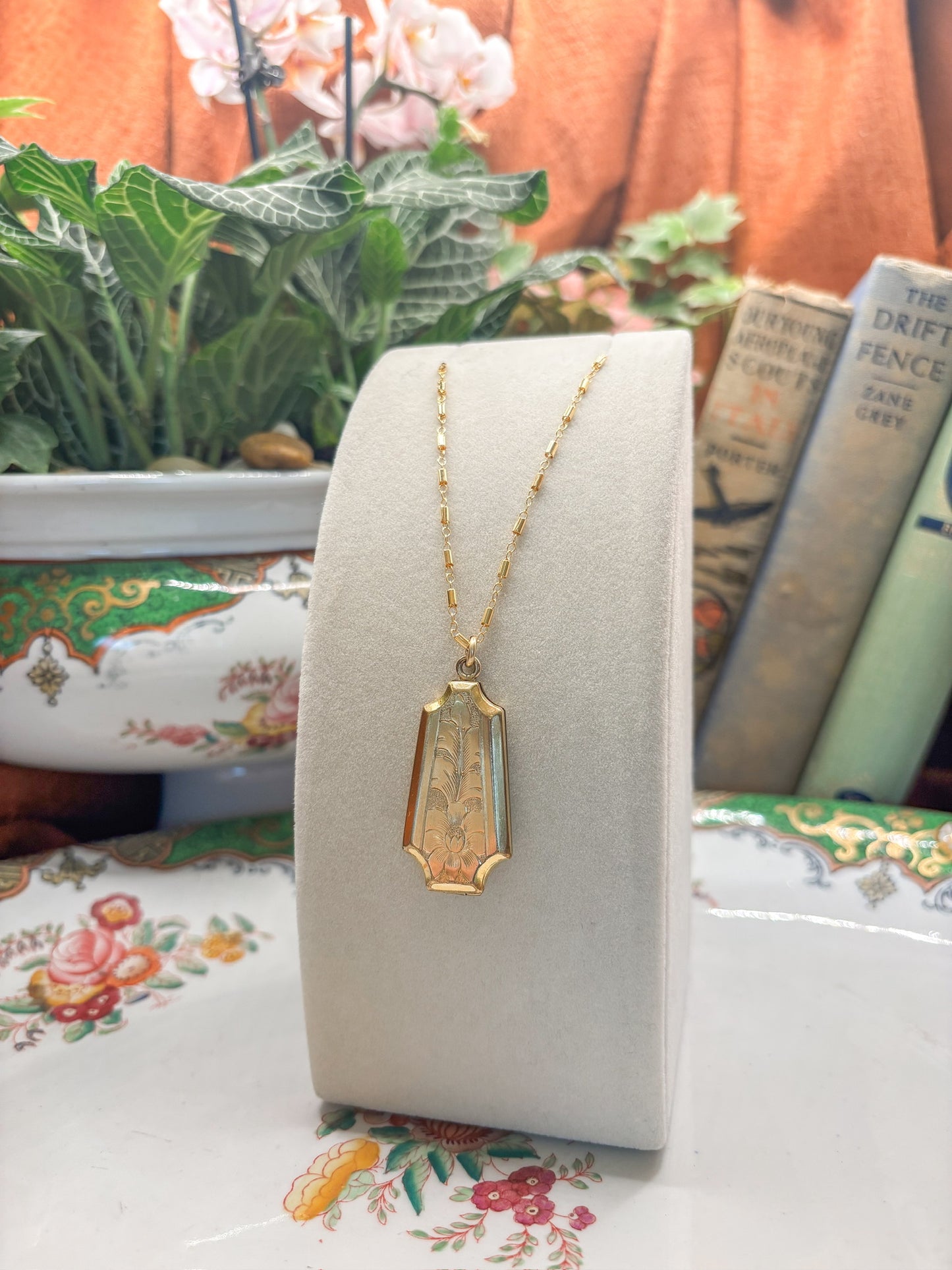 Nouveau Gold Filled Etched Locket Pendant Necklace