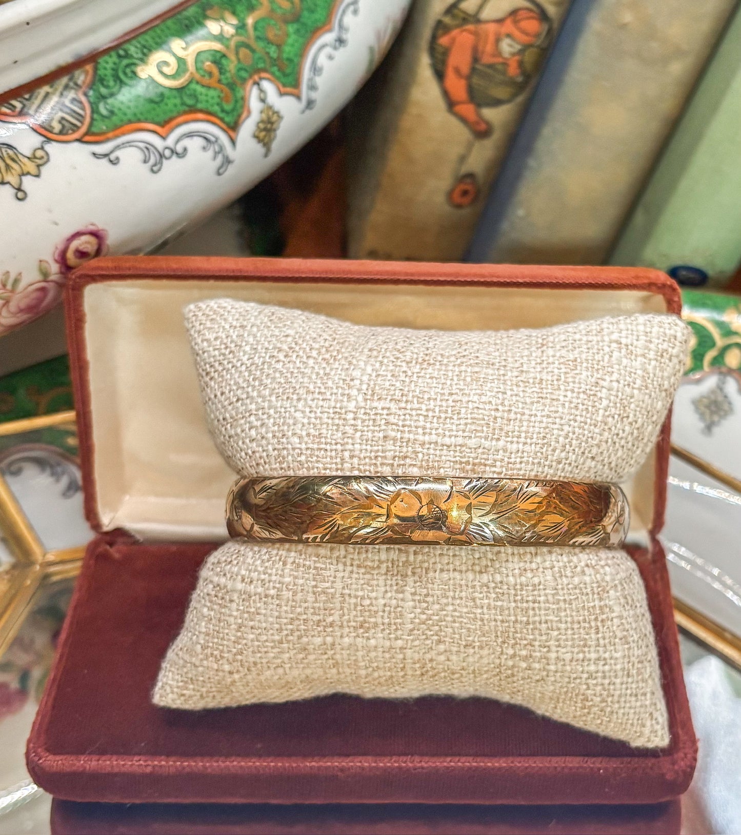 Victorian Gold Shell Floral Bangle Bracelet