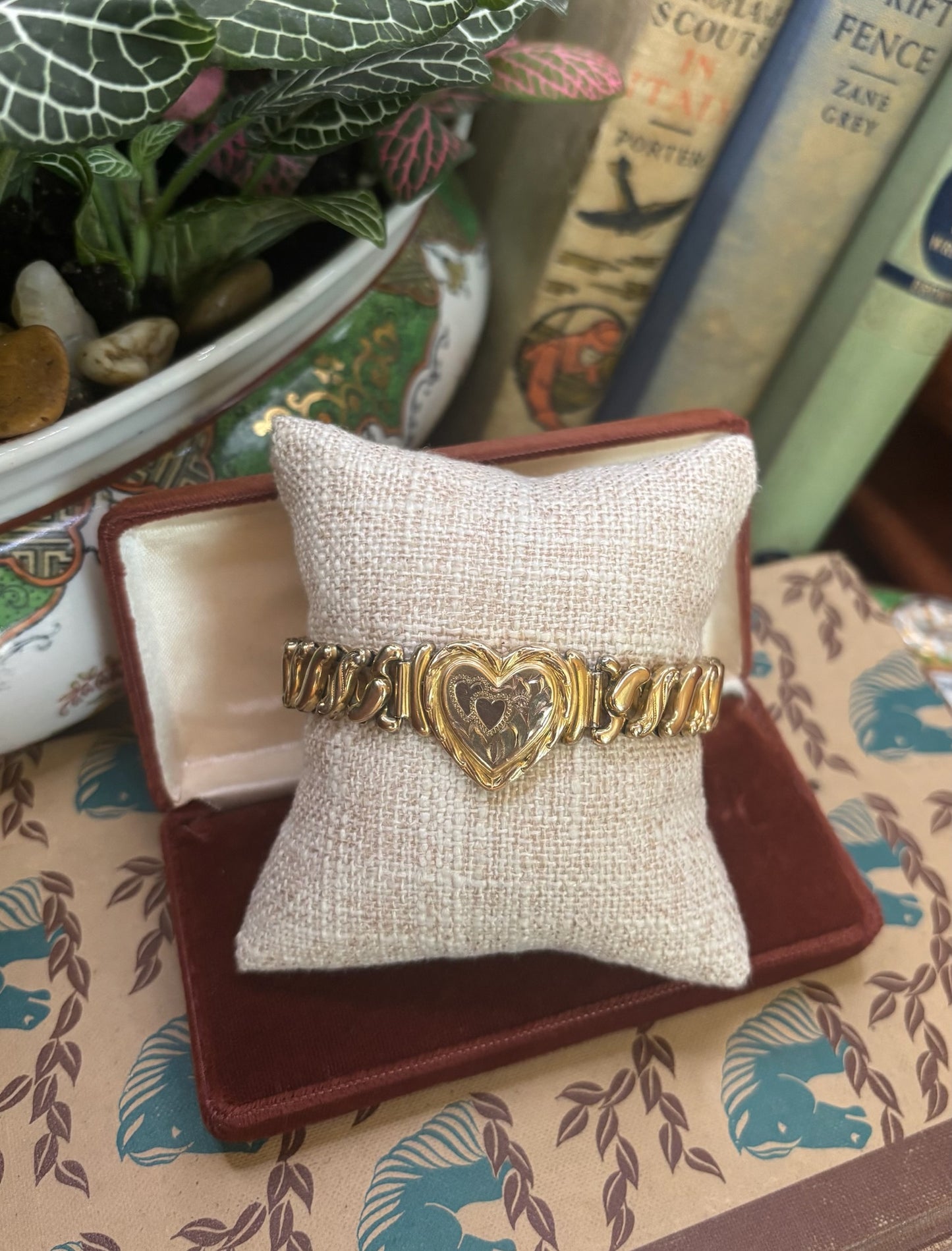 Vintage Sweetheart Expansion Bracelet