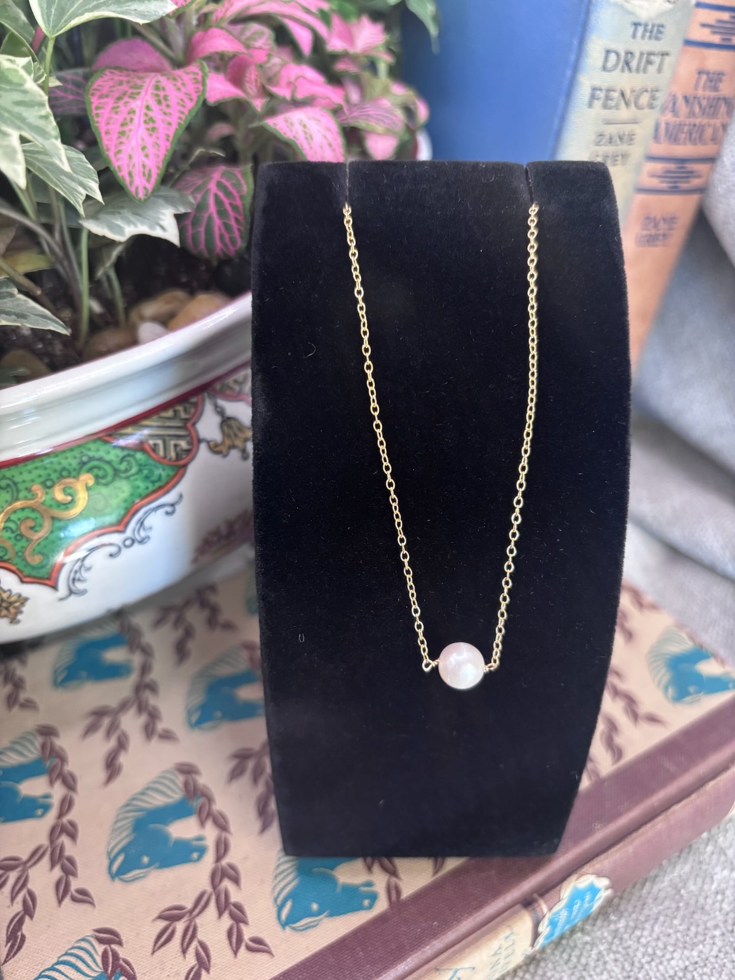 Floating Pearl Necklace