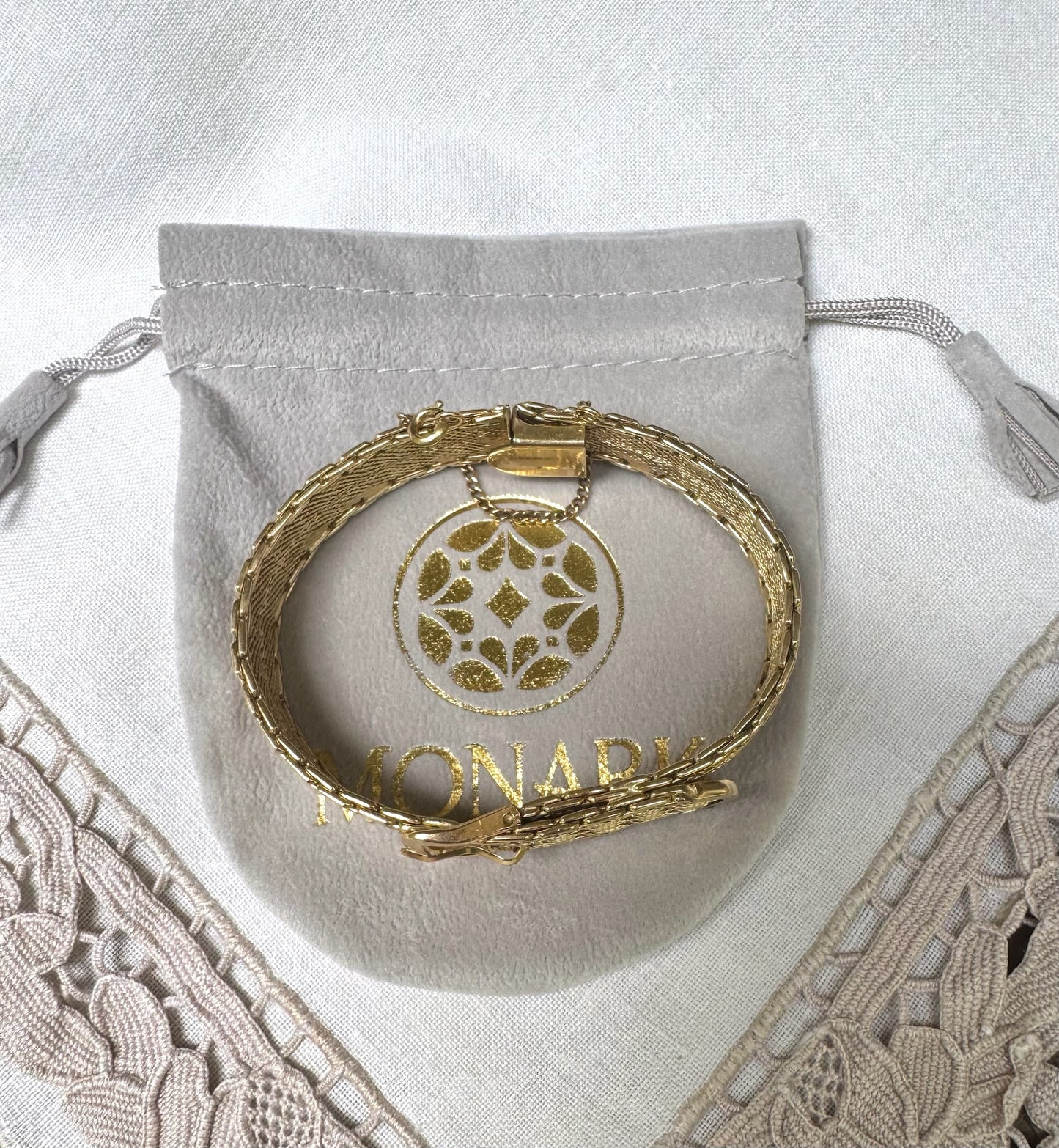 Vintage Mesh Buckle Bracelet