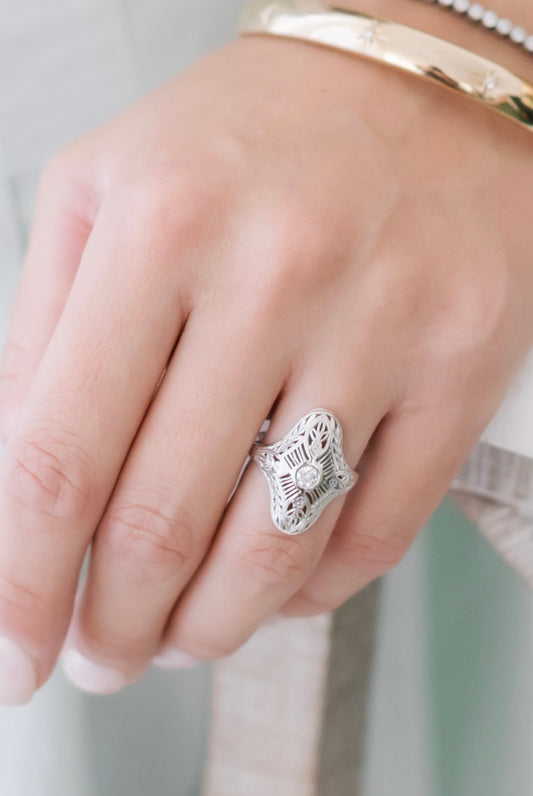 Antique Art Deco 14K White Gold Diamond Filigree Ring