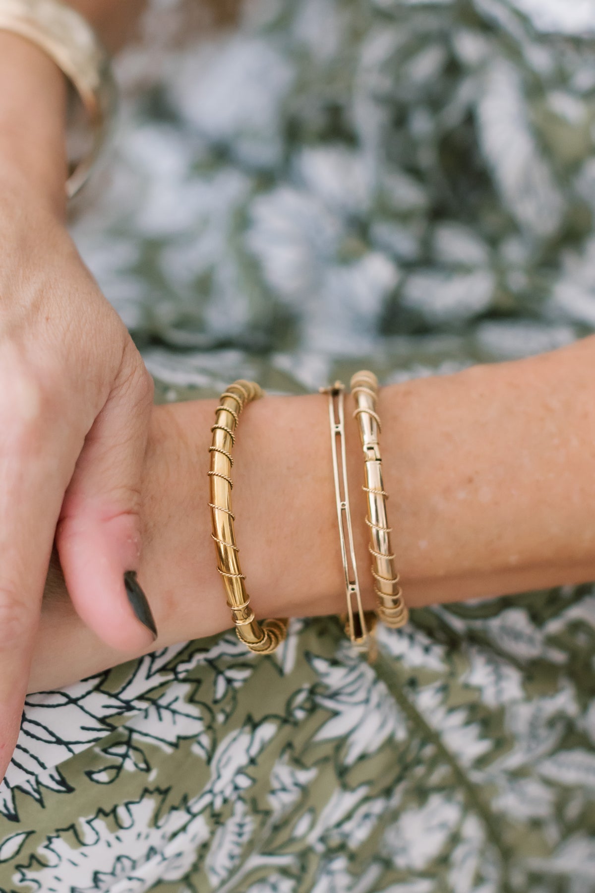 Victorian Gold Bangle with Twisted Rope Detail (brighter gold)
